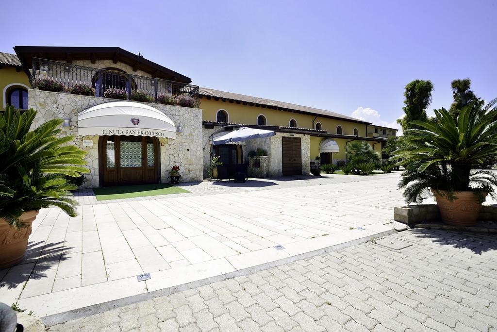 בארלטה Hotel Tenuta San Francesco מראה חיצוני תמונה